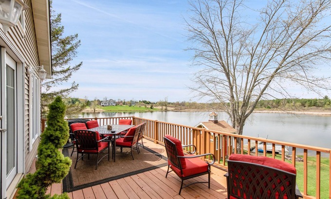 Otter Lake House | Lakefront House with Jet Ski Rentals!