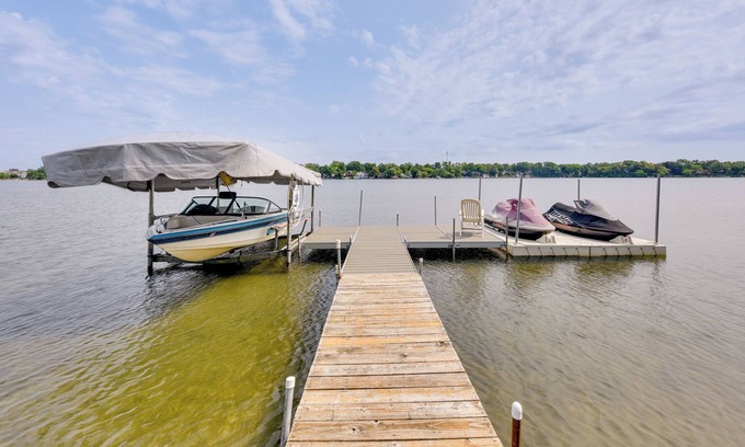 Grayslake House | Lakefront Illinois Retreat w/ Deck, Grill & Dock!