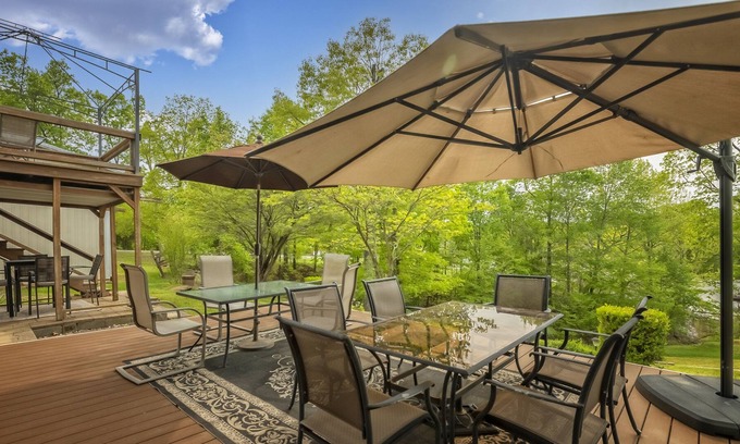 Wolf Creek House | Lakefront, Kayaks, Boat Rental, Deep Water