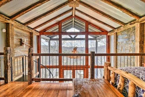 Sharon Grove House | Lakefront Lewisburg Vacation Rental with Deck!