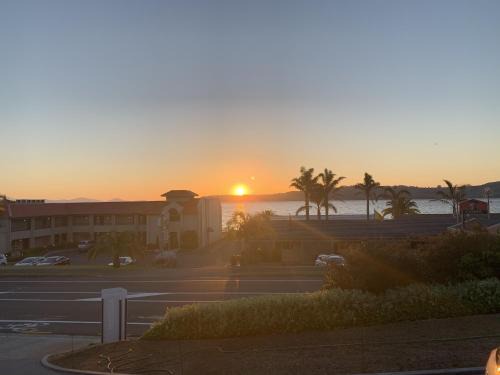 Waipahihi Apartment | Lakefront Location