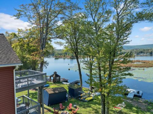 Lake Ariel House | Lakefront Lodge, Hot Tub, Dock, Kayaks