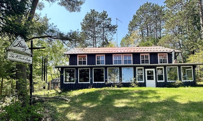 Iron County Cabin | Lakefront Lodge W/ Add'l Cabins