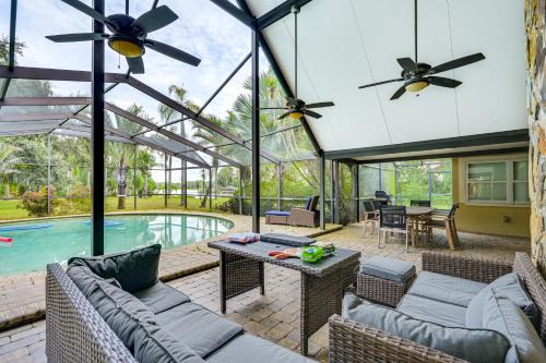 Lutz House | Lakefront Lutz Home with Hot Tub 15 Mi to Tampa