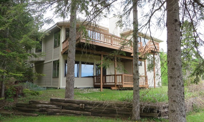 St Ignace House | Lakefront Mackinac Bridge View!