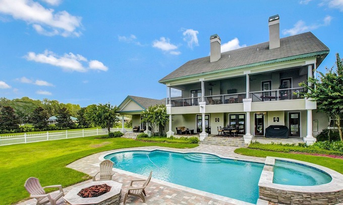 Odessa House | LakeFront Manor Executive Estate-5 Beds -4 1/2 bath 5200 square feet of luxury
