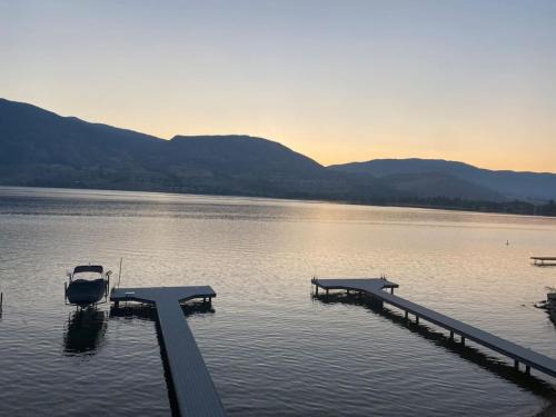 Okanagan-Similkameen Apartment | Lakefront Nest Beach House Suite