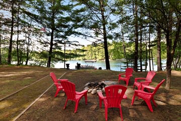 Manitowish Waters House | Lakefront Northwoods octagon cabin with private dock - dog-friendly