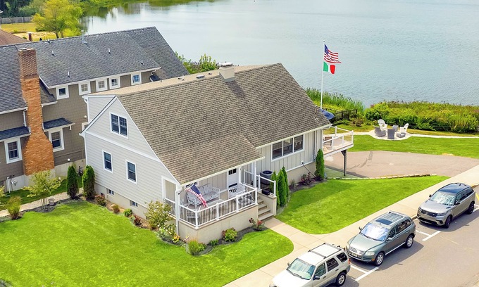 Point Pleasant Beach House | Lakefront "OceanBreeze" Home 5 BR 3Bth ~Beach Block