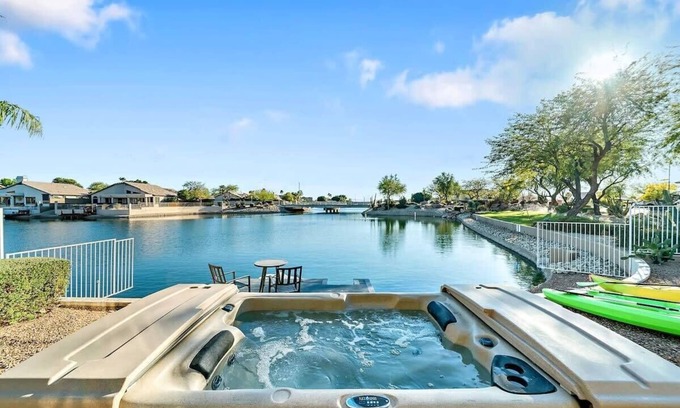 Arrowhead Lakes House | Lakefront Oasis, HotTub, Kayaks, Game Room