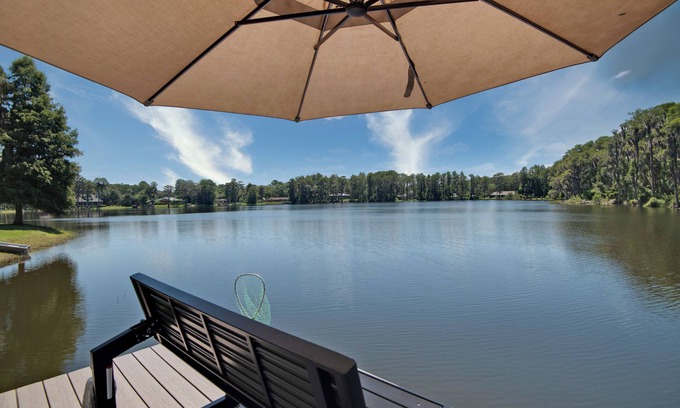 Lake Keystone House | Lakefront Odessa/Tampa! Treehouse, Dock, Canoes, Fishing, Jacuzzi on site!
