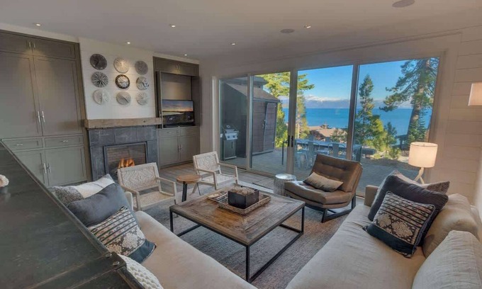 Tahoe Tavern House | Lakefront|Pool|Pier|Bouys|Pickleball|Walk to town