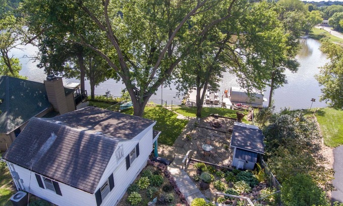 Rochester Cottage | Lakefront property with beautiful view of Lake Zumbro 20 mins from Rochester