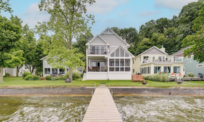 Sturgis House | Lakefront Retreat: Private Dock, Kayaks & Grill!