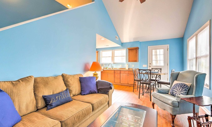 Eatonton House | Lakefront Retreat with Private Docks & Gazebo!