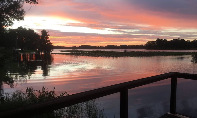 Inverness House | Lakefront, spacious 2/2 home on Lake Tsala Apopka, Inverness