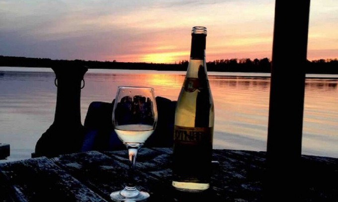 Kirkfield Cottage | Lakefront, sunsets, family & pet friendly with modern amenities. Must stay!