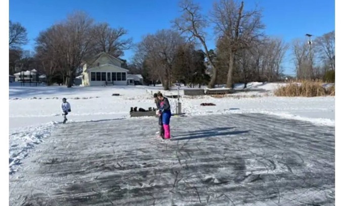 Navarre Cabin | Lakefront Winter getaway on Lake Minnetonka!