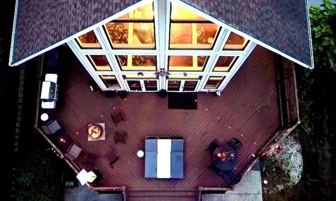 Ingleside House | Lakehome🏡🌊Big View 👀 Monster Deck ✌🏼Fire Pits🔥 Boat Dock 🚤 Loft Office 👨🏻‍💻 Kayaks 🚣🏼‍♀️