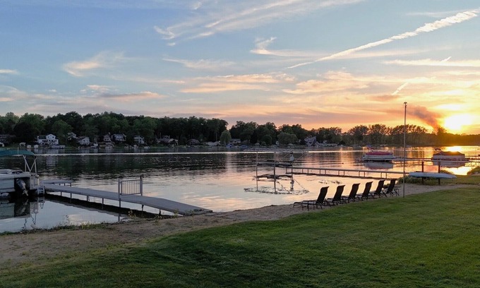 Lowell Cottage | Lakehouse Getaway - Grand Rapids Area - Murray Lake - Sandy Beach, Dock, Hot Tub