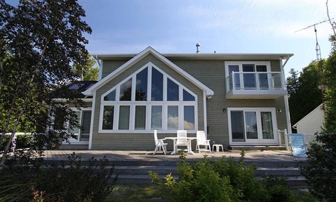South Bruce Peninsula Cottage | Lakehouse in Beautiful Oliphant-Spectacular Views!nn