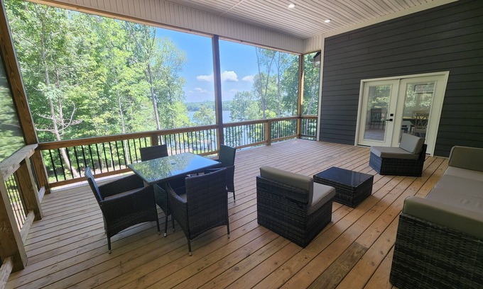 Cadiz House | Lakehouse on Lake Barkley