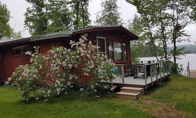 Eddington Cabin | Lakehouse on the edge of the water near Acadia And Bar Harbor