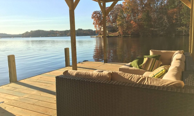 Monticello House | Lakehouse w/large dock, big water view & priv. swimming beach <1 hr from ATL