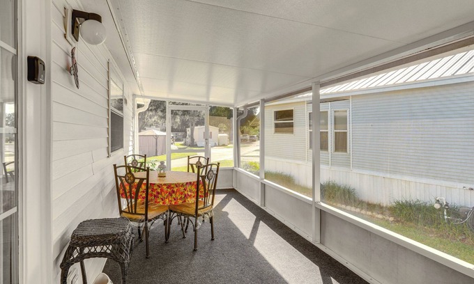 Lakeland Cottage | Lakeland Cottage w/Pool Access + Screened Porch!