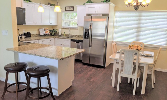 Lakeland House | LAKELAND, FL SWAN CITY GET-AWAY ENTIRE HOUSE