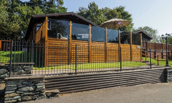 Troutbeck Bridge Cottage | LAKELAND VIEW, pet friendly, with a garden in Windermere