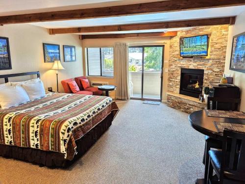 South Lake Tahoe Apartment | Lakeland Village #110