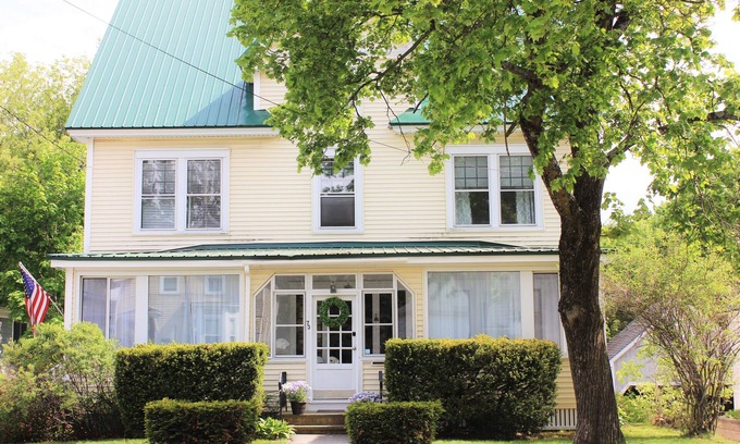 Laconia House | Lakes Region Getaway Close Lake Winnipesaukee, Gunstock Ski Resort & White Mtns