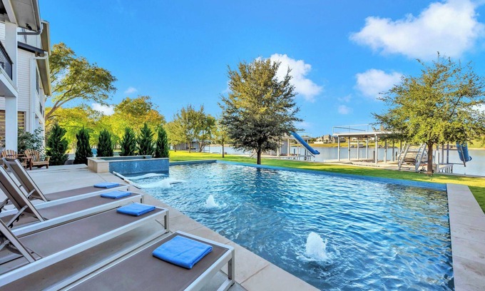 Kingsland House | Lakeside 499 | Concierge Services