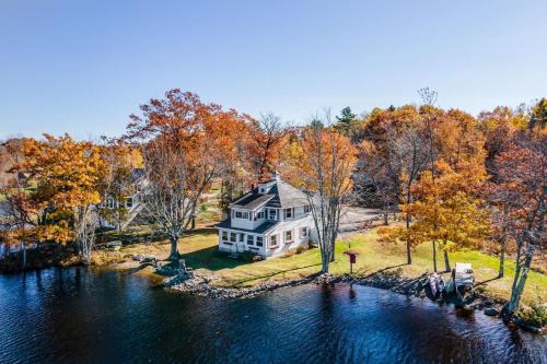 Orono House | Lakeside 4BD Pushaw Lake Retreat