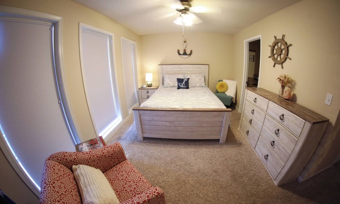 Village of Four Seasons Condo | Lakeside Bliss - Ozark Escape