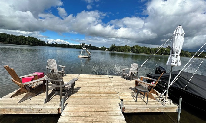 L'Amable Cottage | Lakeside Bliss Tait Lake – Cozy 3 Bed Cottage with Hot Tub & Private Waterfront!