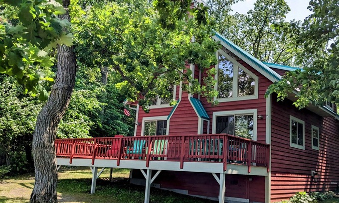 Ottertail Cabin | Lakeside cabin on Buchanan -amazing lake views, large level lot, & sandy shore