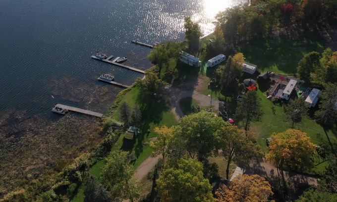 Garrison Cabin | Lakeside cabin with two bedrooms