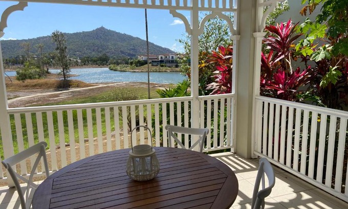 West End Apartment | Lakeside Central Apartment