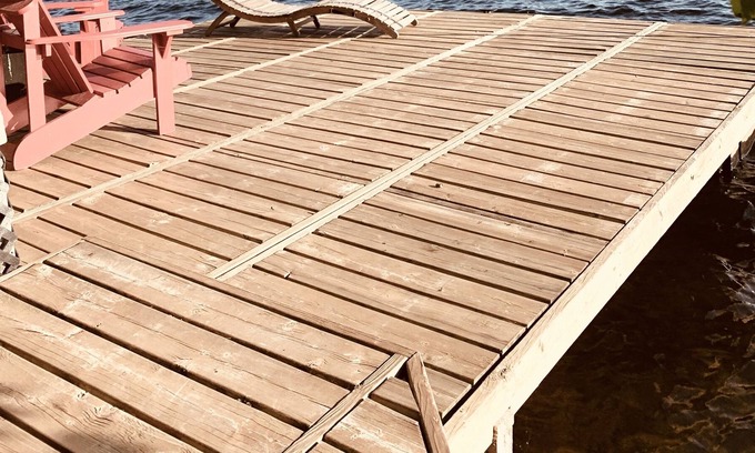 Lac-Sergent Ski Chalet | Lakeside cottage, large private dock