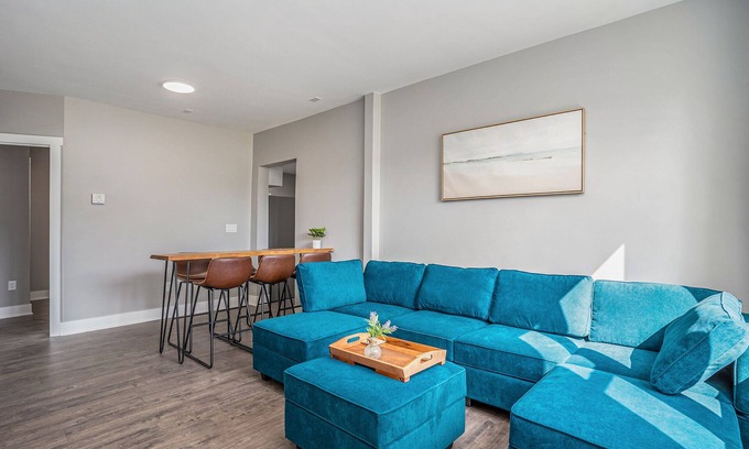 Nelson Apartment | Lakeside & Downtown Stroll Retreat