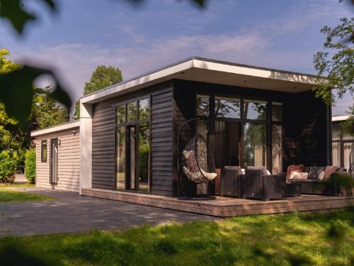 Zuna House | Lakeside Family Escape