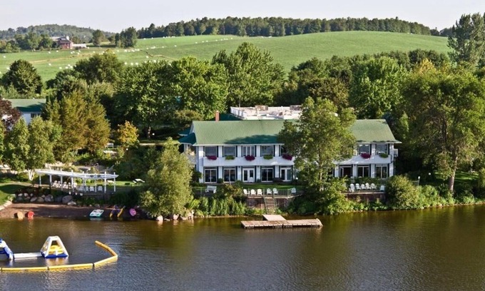 Otonabee-South Monaghan Cottage | Lakeside Getaway Perfect for Families: Playgrounds & Nature Trails