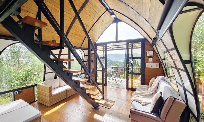Guarne House | Lakeside Glamping with View, Fire Pit and Hammock