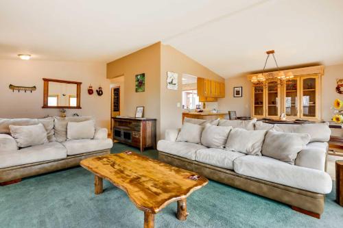 Grand Lake House | Lakeside Grand Lake Retreat 4 Mi to Natl Park