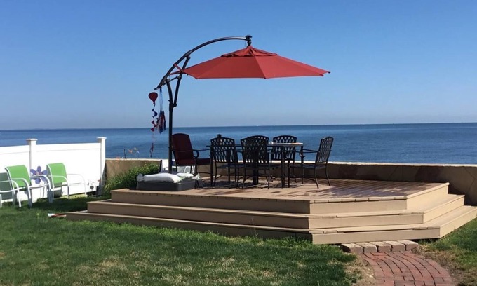 Huron House | Lakeside home with a view of Cedar Point - 4 Bedrooms 2 full Baths
