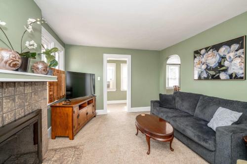 Lakeside Park House | Lakeside Landing - Modern & Chic 3BR Retreat