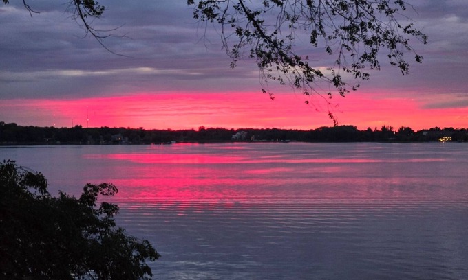 Alexandria House | Lakeside Leisure: Relax, Recharge, Reconnect!