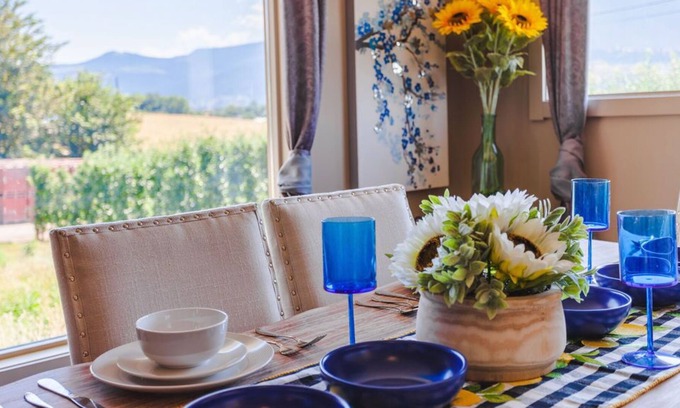 Coldstream House | Lakeside Lemonade 🍋12 Acres of Okanagan Paradise